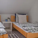 33 Vandrarhem