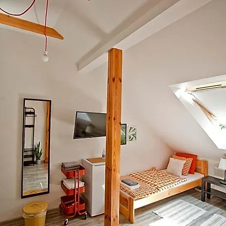 33 Hostel *