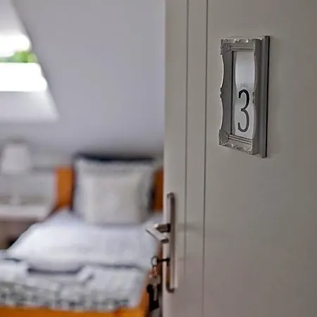 33 Hostel *