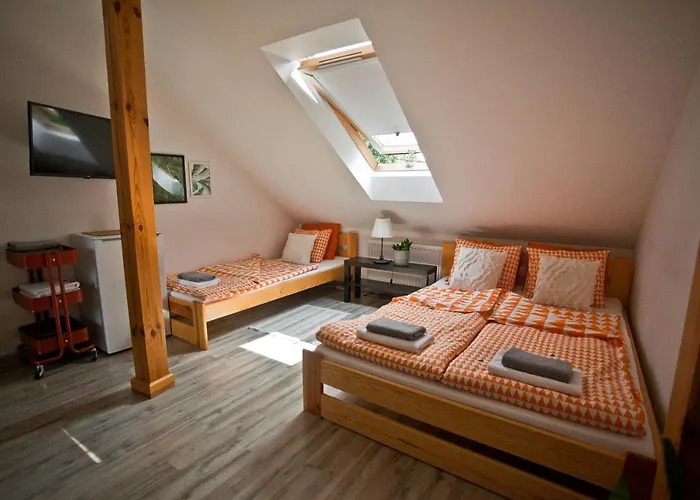 33 * טרצ'ביניה