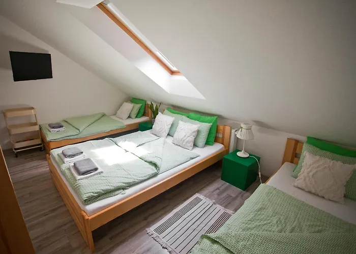 33 * טרצ'ביניה